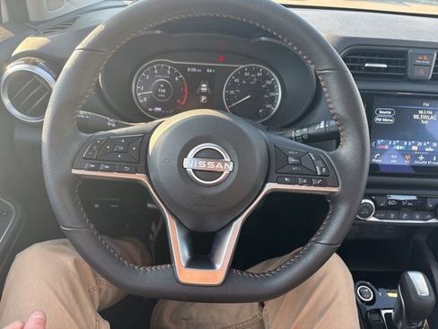 Used 2025 Nissan Versa SR w/ Trunk Package image 22