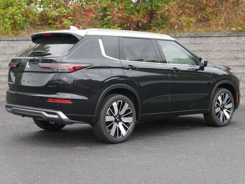 Used 2025 Mitsubishi Outlander AWD image 7