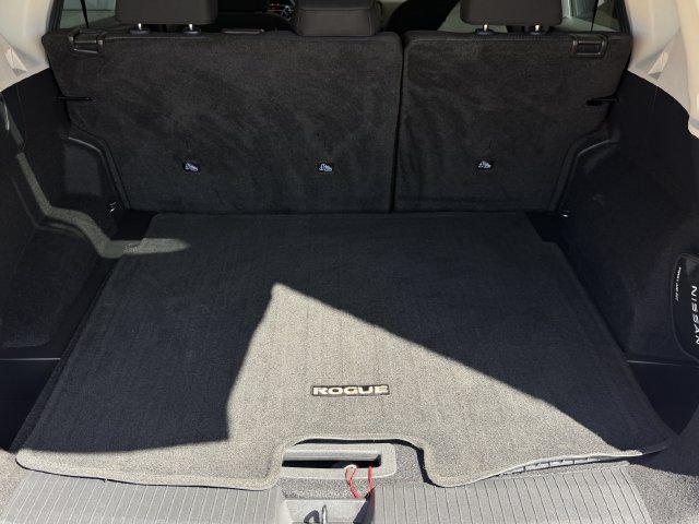 Used 2025 Nissan Rogue SV AWD/4WD image 27