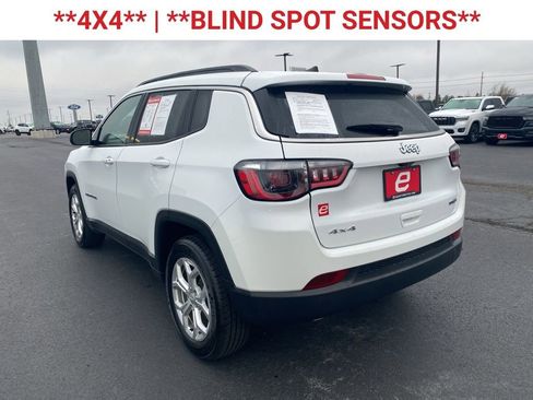 Used 2024 Jeep Compass Latitude image 6