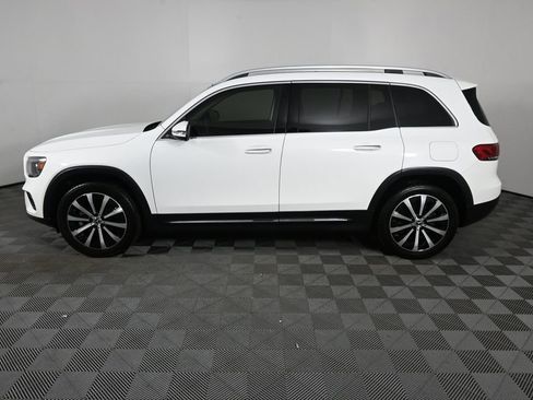 Used 2022 Mercedes-Benz GLB 250 image 3