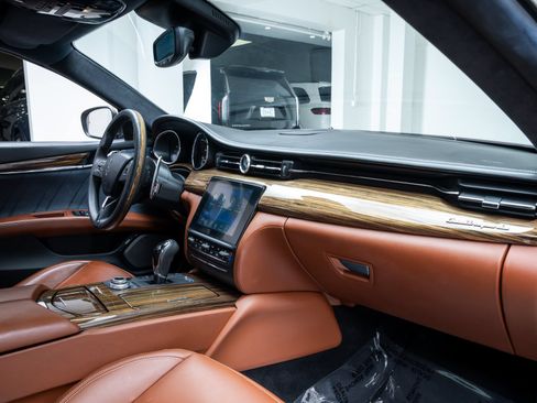 Used 2017 Maserati Quattroporte S GranLusso Q4 AWD/4WD image 27