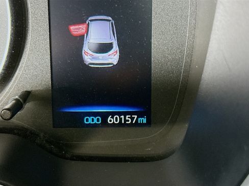 Used 2021 Toyota Corolla SE image 16