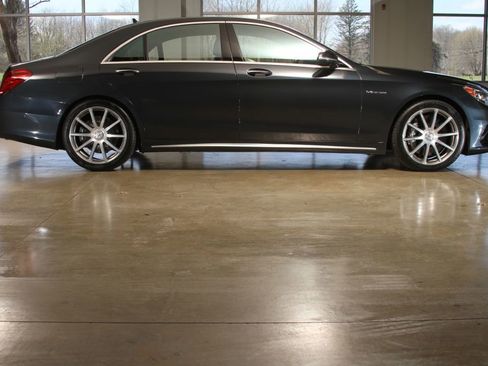 Used 2014 Mercedes-Benz S 63 AMG 4MATIC Sedan w/ Driver Assistance Package image 10