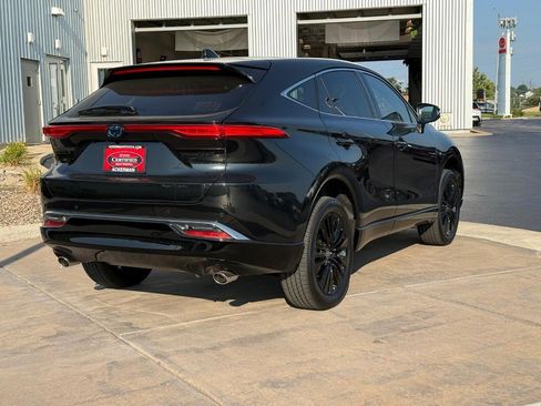 Certified 2024 Toyota Venza Nightshade image 5