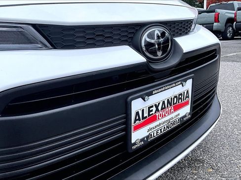 Used 2025 Toyota Corolla LE image 28