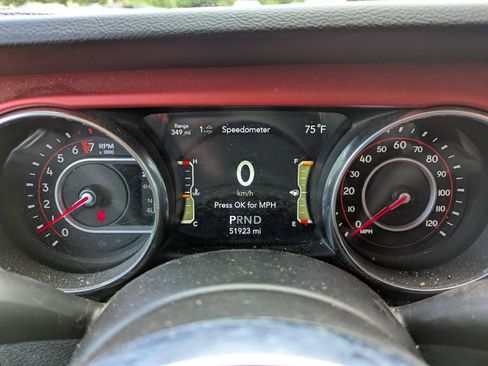 Used 2021 Jeep Wrangler Unlimited Rubicon w/ Cold Weather Group AWD/4WD image 4
