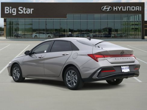 Certified 2024 Hyundai Elantra SEL image 3