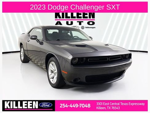 Used 2023 Dodge Challenger SXT RWD image 1