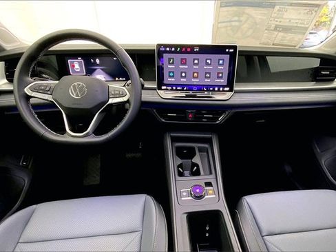 New 2026 Volkswagen Tiguan SE image 6