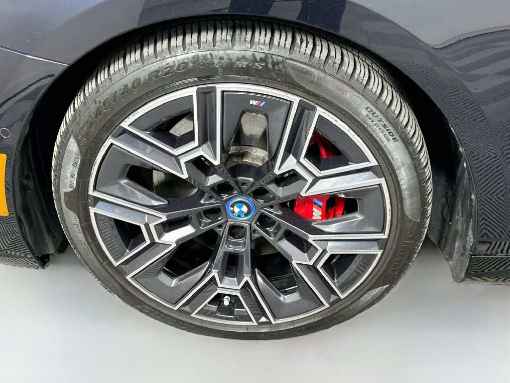 Certified 2024 BMW i5 eDrive40i w/ Executive Package RWD image 31