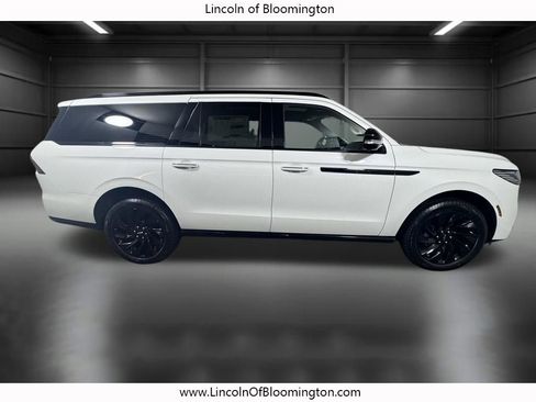 New 2026 Lincoln Navigator L Reserve AWD/4WD image 7