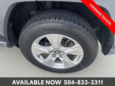 Used 2020 Toyota RAV4 XLE FWD image 12