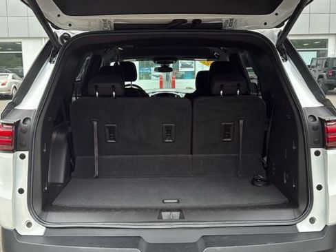 Used 2022 Chevrolet Traverse LT AWD/4WD image 25