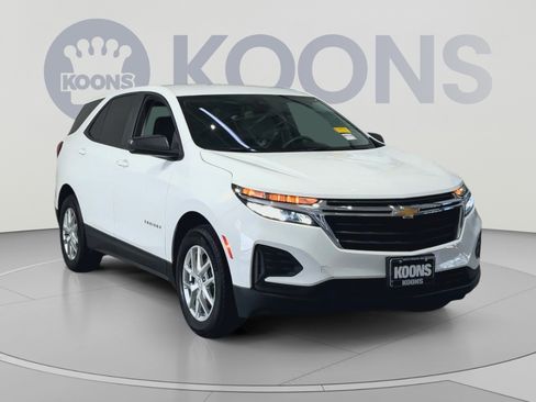 Used 2024 Chevrolet Equinox LS w/ LS Convenience Package FWD image 2