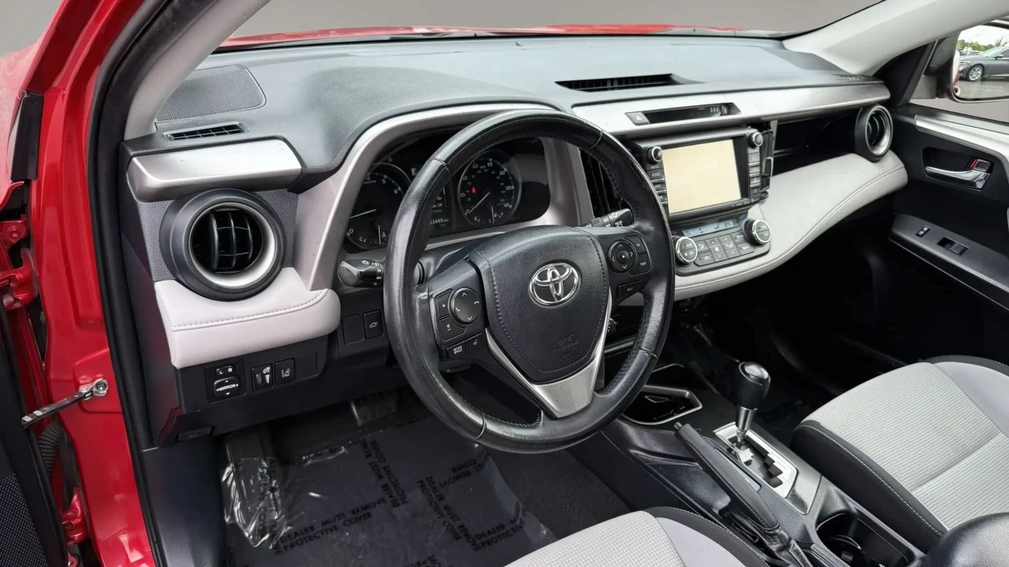 Used 2017 Toyota RAV4 XLE FWD image 12