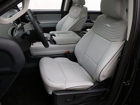 New 2025 Ford Expedition Max Platinum w/ Platinum Ultimate Package image 9