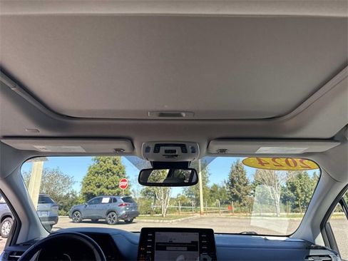 Used 2024 Toyota Sienna XLE image 15