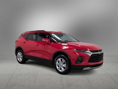 Used 2020 Chevrolet Blazer LT image 2