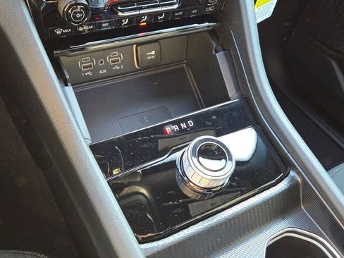 New 2025 Jeep Grand Cherokee Laredo X w/ Luxury Tech Group I AWD/4WD image 28