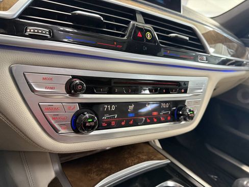 Used 2017 BMW 750i xDrive AWD/4WD image 19