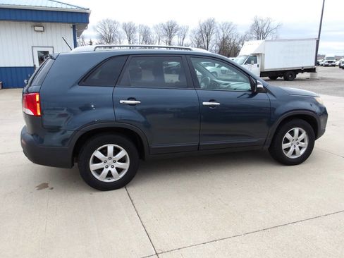 Used 2011 Kia Sorento LX image 8