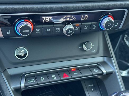 Certified 2025 Audi Q3 2.0T Premium Plus w/ Premium Plus Package image 20