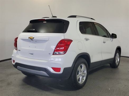 Used 2018 Chevrolet Trax LT w/ LT Convenience Package image 6