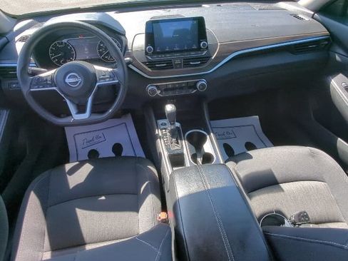 Used 2024 Nissan Altima 2.5 SV FWD image 20