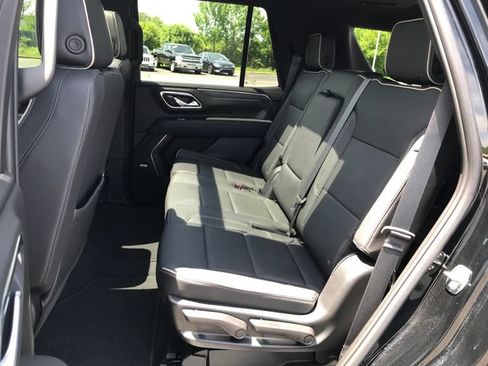 Certified 2023 GMC Yukon SLT w/ SLT Premium Package AWD/4WD image 21