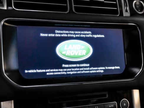 Used 2017 Land Rover Range Rover HSE AWD/4WD image 32