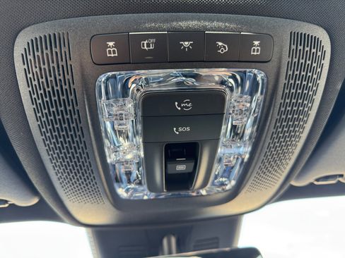Used 2025 Mercedes-Benz GLB 250 4MATIC image 32