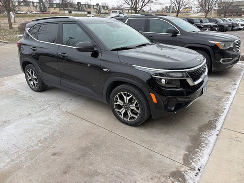Used 2021 Kia Seltos EX image 1