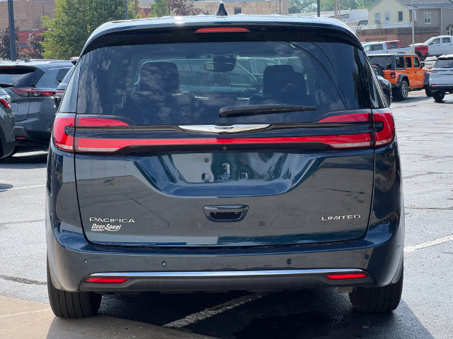 Used 2024 Chrysler Pacifica Limited FWD image 50