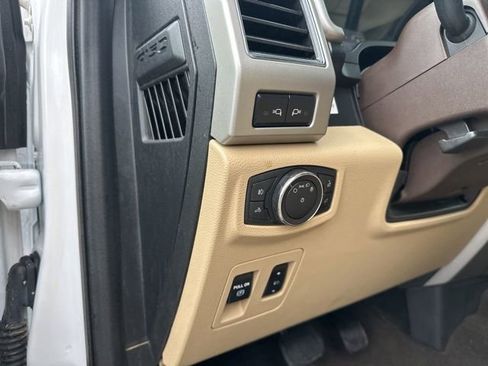 Used 2019 Ford F150 Lariat image 29