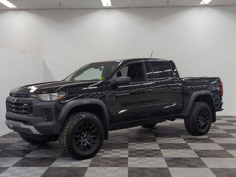 Used 2023 Chevrolet Colorado Trail Boss w/ Advanced Trailering Package AWD/4WD image 3