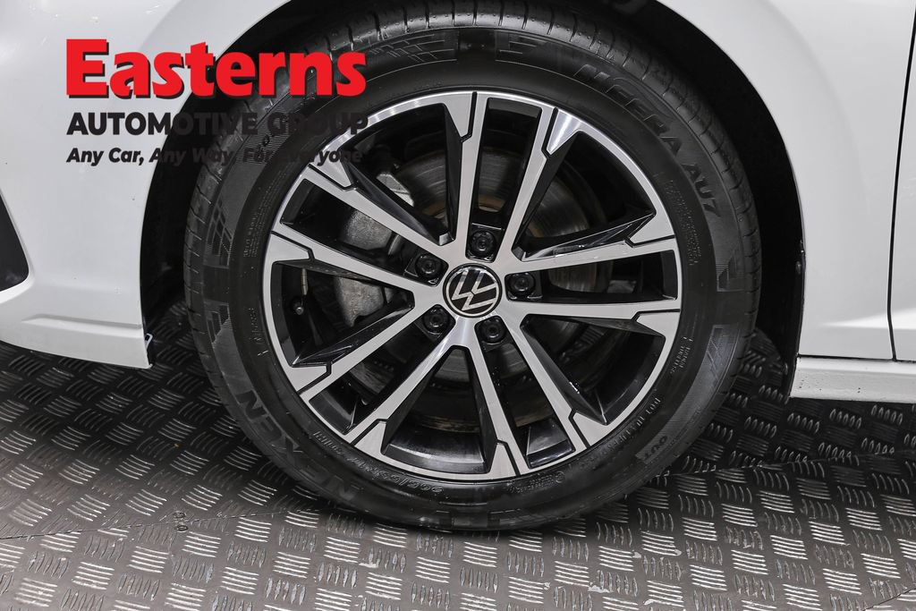Used 2025 Volkswagen Jetta Sport FWD image 33