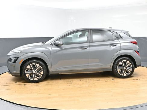 Used 2023 Hyundai Kona SE image 6
