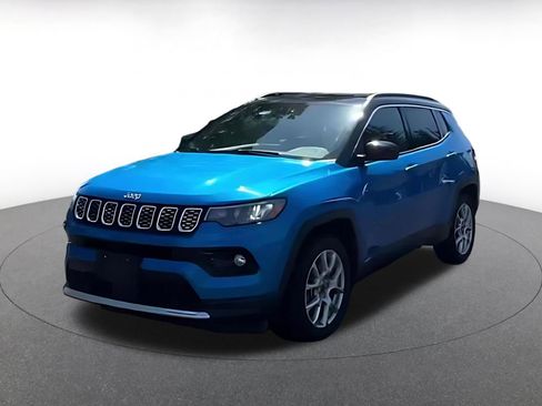 Used 2025 Jeep Compass Limited AWD/4WD image 8