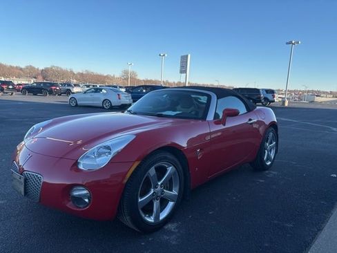 Used 2006 Pontiac Solstice Convertible w/ Premium Package image 10