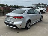 Used 2020 Toyota Corolla LE image 2