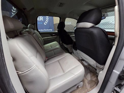 Used 2011 Chevrolet Avalanche LTZ image 26