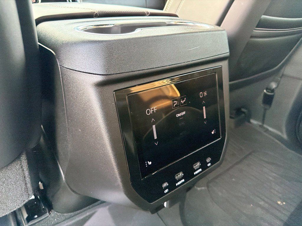 Used 2026 GMC Yukon XL Denali Ultimate w/ LPO, Floor Liner Package AWD/4WD image 15