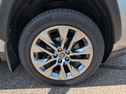 Used 2021 Toyota RAV4 XLE Premium AWD/4WD image 12