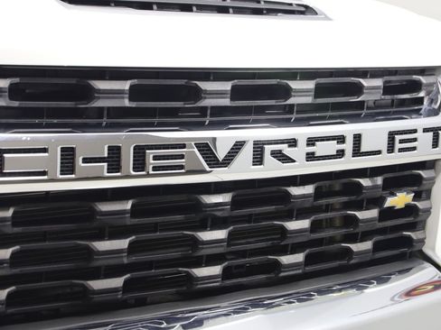 Used 2020 Chevrolet Silverado 2500 LT AWD/4WD image 14