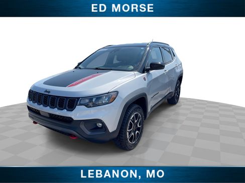 Used 2026 Jeep Compass Trailhawk AWD/4WD image 4
