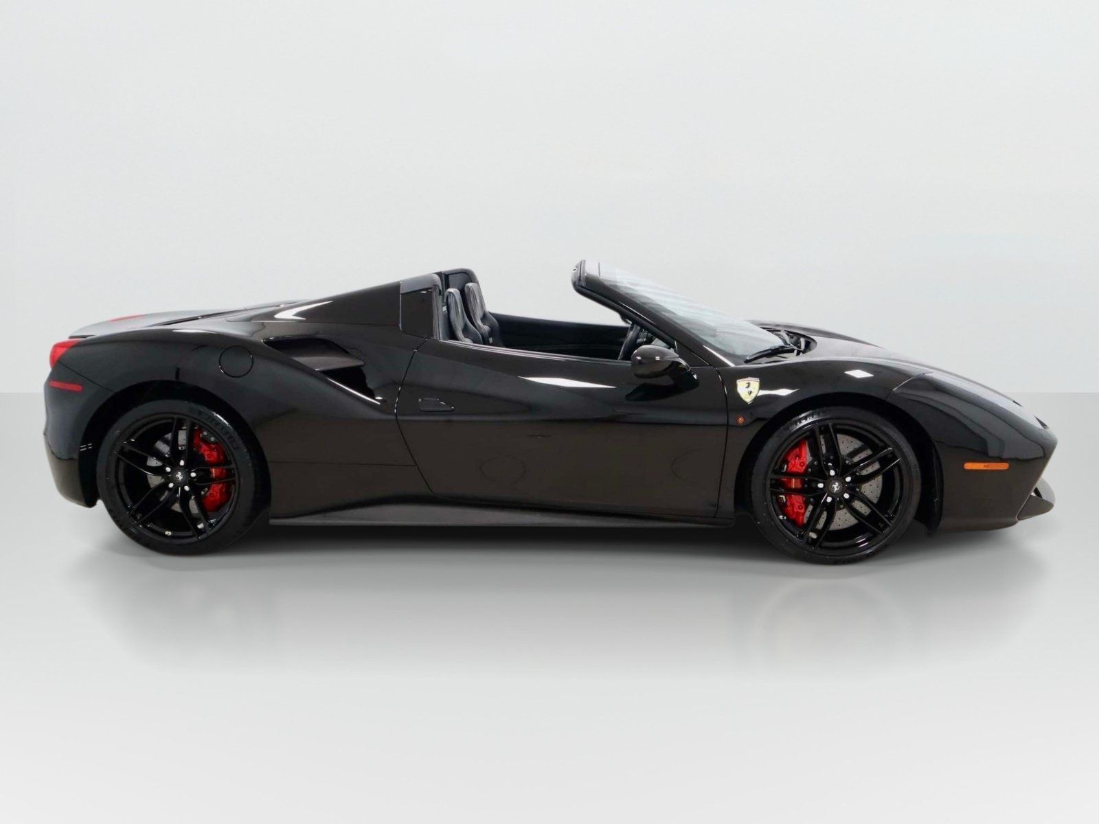 Certified 2018 Ferrari 488 Spider RWD image 6