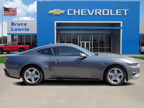 Used 2026 Ford Mustang Premium RWD image 6