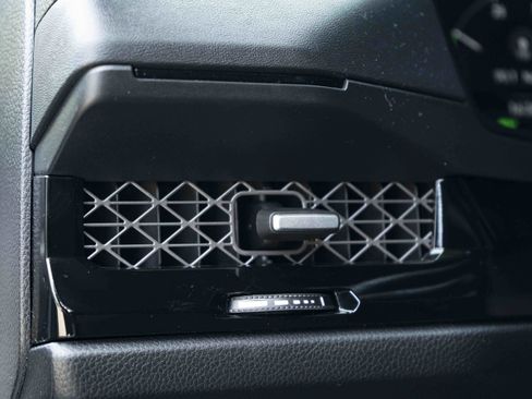Used 2025 Honda Accord Sport image 40