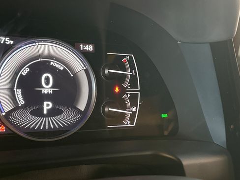 Used 2025 Lexus ES 300h w/ Premium Package FWD image 16